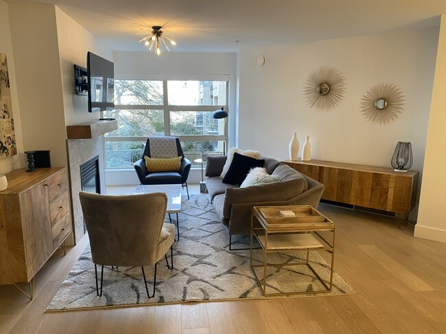 Photo - 9339 University Cres Unit 321