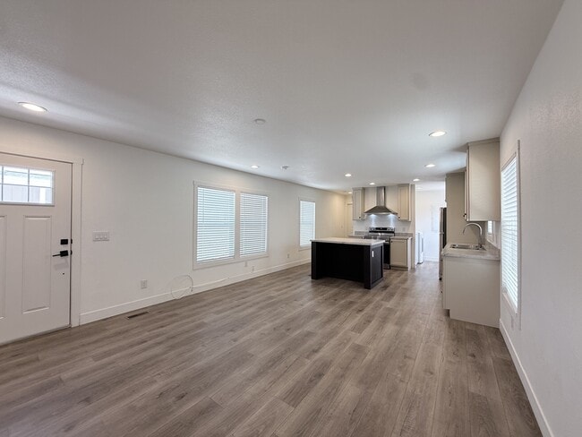 Photo - 2060 N Center St