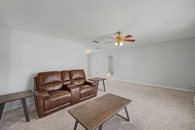 Photo - 852 Twin Lakes Dr