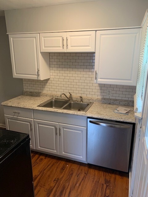 Photo - 723 Clarendon Pl