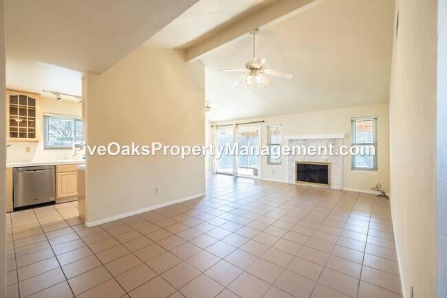 Photo - 7829 Wooddale Way