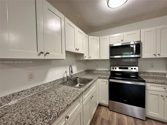 Photo - 3315 SW 15th Ave Unit 2