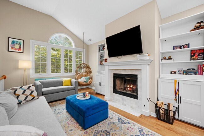 Photo - 1028 N Wolcott Ave Unit 3