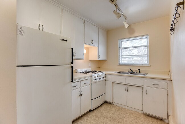 Photo - 123 W 26th Street Apartments