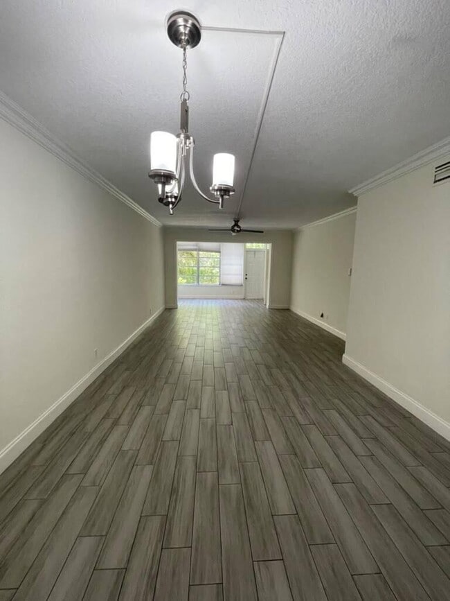 Photo - 2820 SW 22nd Ave Unit 211