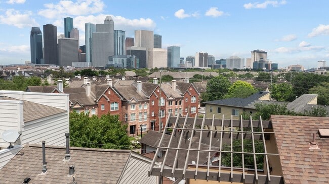 Photo - 2120 Genesee St