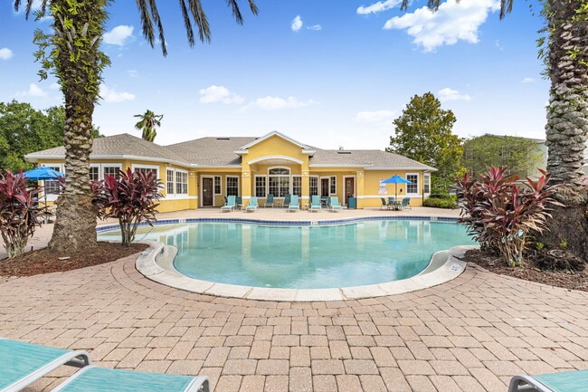 Villa Valencia Apartments