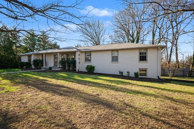 Photo - Green Hills Charm