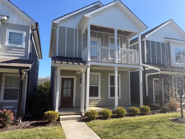 Building Photo - 4-Bedroom Home with Pool Access and Stainless Steel Appliances Near Downtown Cookeville