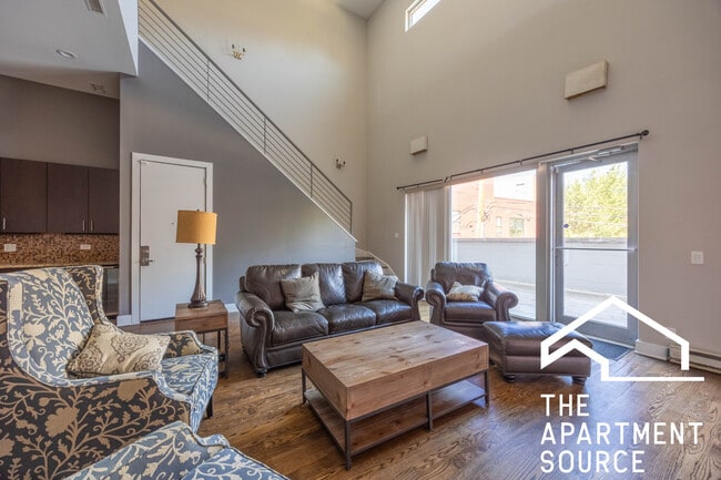 Photo - 1008 W Lake St Unit 2