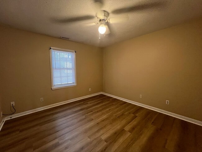 Photo - 6458 Easthampton Rd