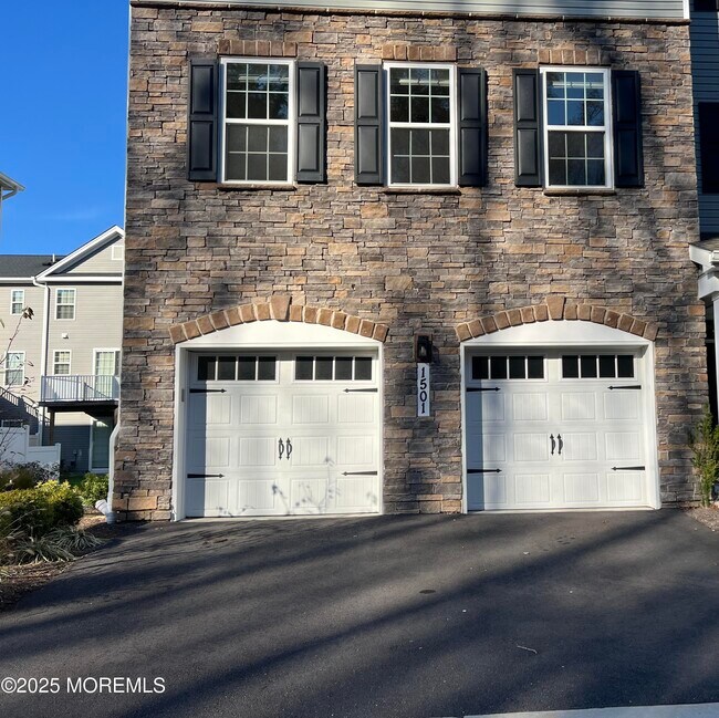 Photo - 1501 Arose Ln