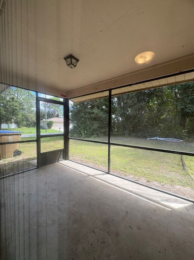 Photo - 332 Caldbeck Way