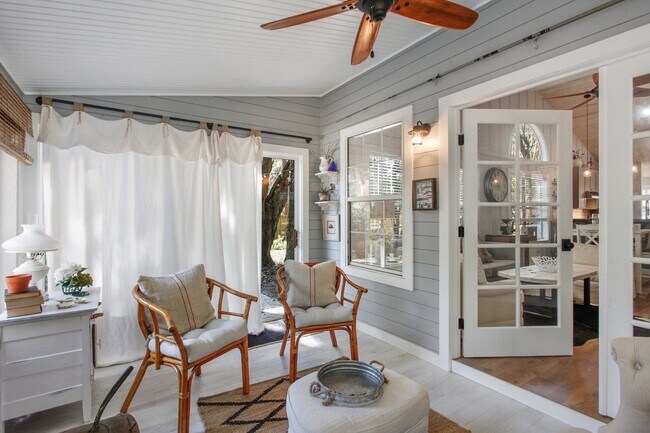 Photo - 70 River Oaks Cir