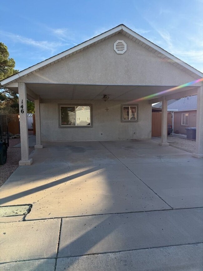 Building Photo - Furnished 3 Bedroom Home!