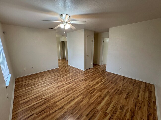 1701 Benttree Dr Unidad C