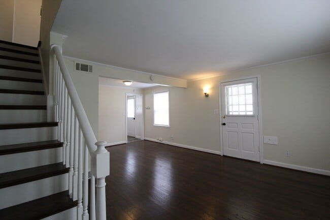 Photo - May FREE On This 2 Bedroom Duplex in North Kansas City