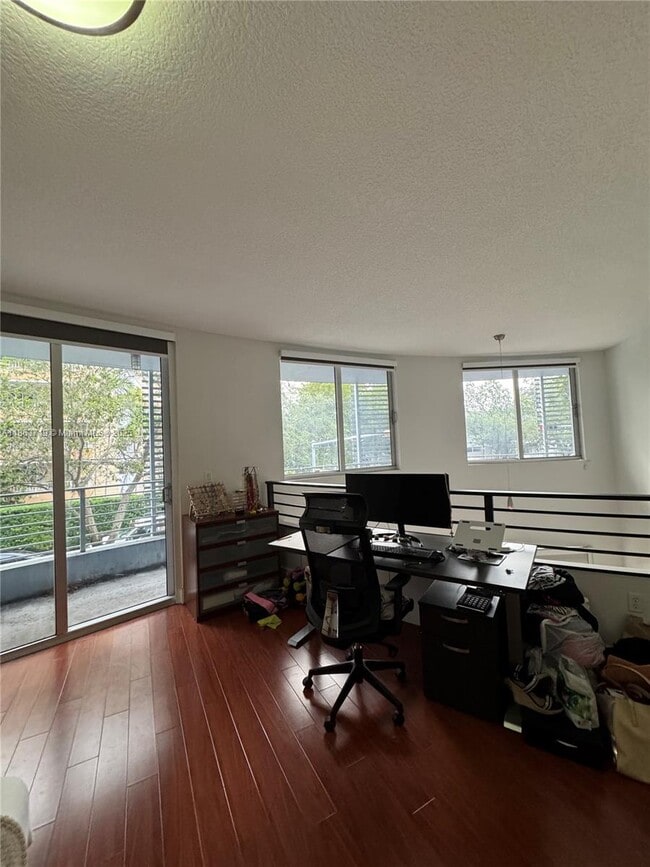 Photo - 3339 Virginia St Unit 121