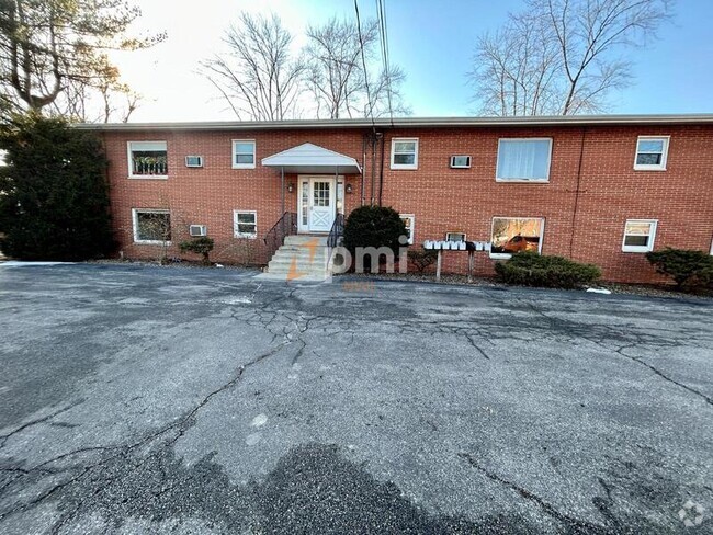 Building Photo - 660 N Hobart Rd Unit Apt 1