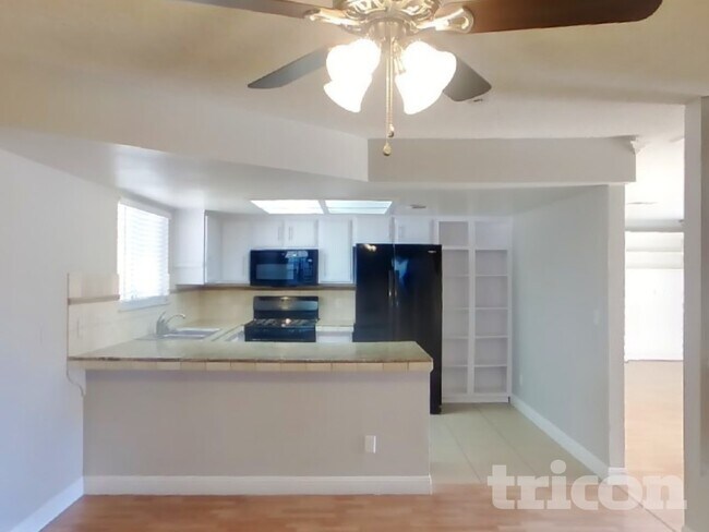 Photo - 709 Morrocco Dr