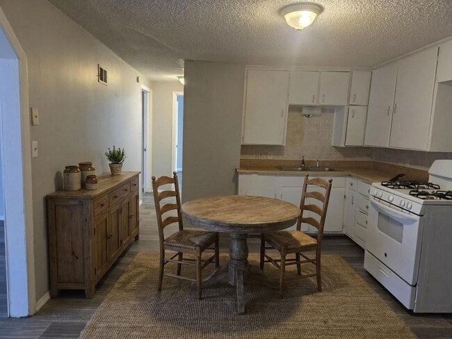 Photo - 4 Bed 1 Bath - NEW TO MARKET