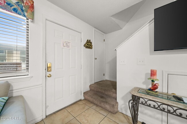 133 W Leslie Ln