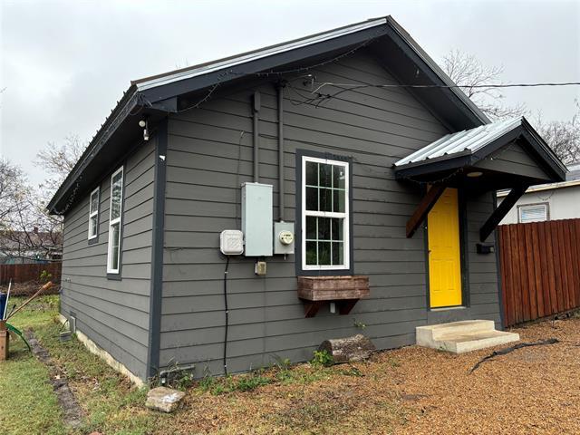 Building Photo - 401 E Freeman St