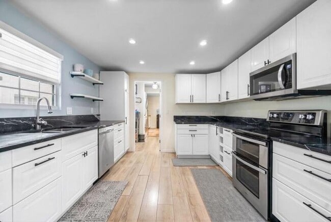 Photo - 353 E Lakewood Rd