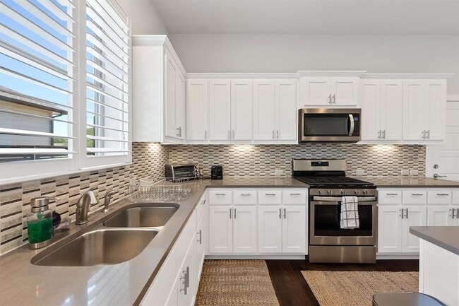 Photo - 1506 Arcilla St