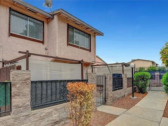 Photo - NO MIN CREDIT SCORE REQUIRED, BK OKAY, PAS... Unidad #15