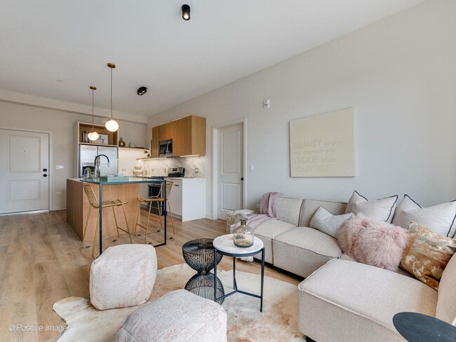 Photo - 2811 N Thatcher Ave Unit 304