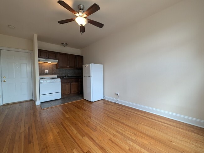 Photo - 2737 N Spaulding Ave Unit 312