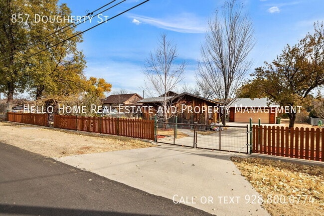 Photo - 857 Dougherty St