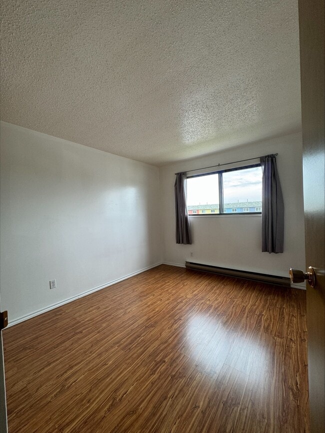 Photo - 10012-10013 3 St Unit 204