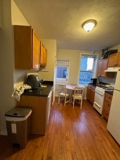 Building Photo - 220 Hanover St Unit 27