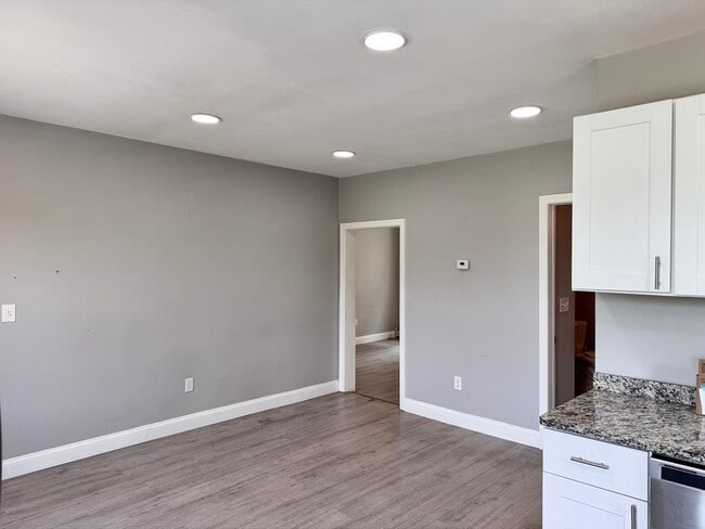 Photo - 286 Kimball St Unit 1