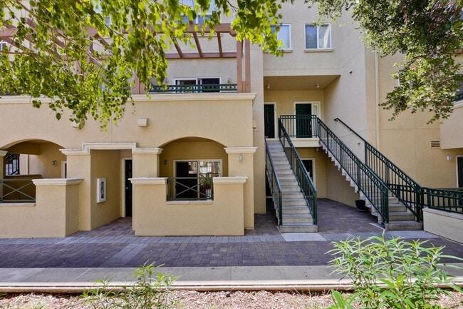 Photo - Downtown Mountain View l Stylish Home Unit 23