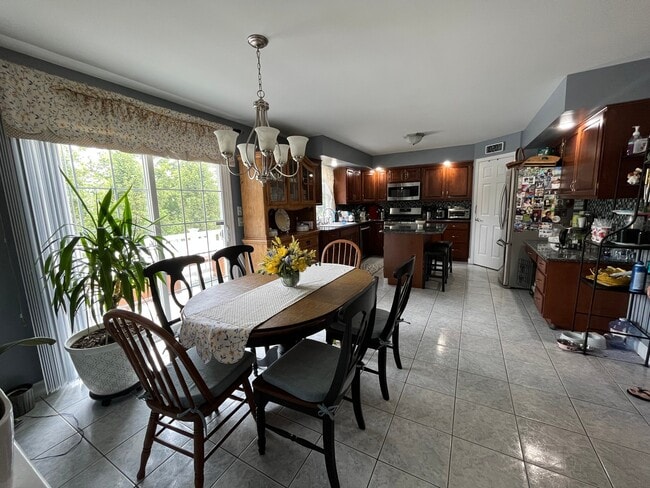 Photo - 1036 Meadow Dr