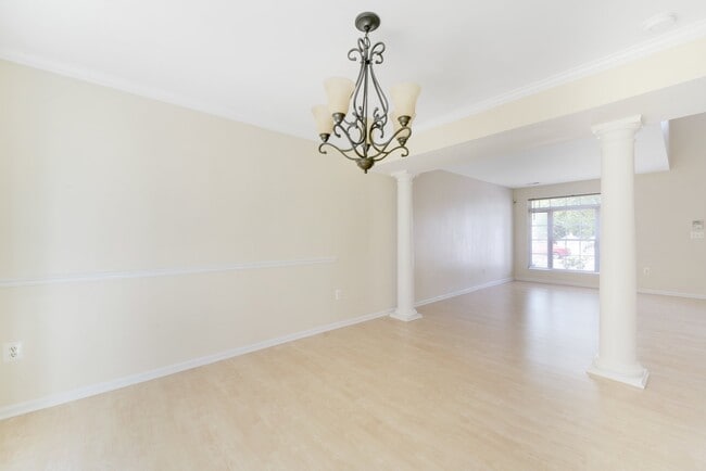 Photo - 6119 Oaklawn Ln