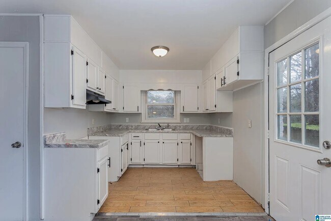 Photo - 1130 Linwood St