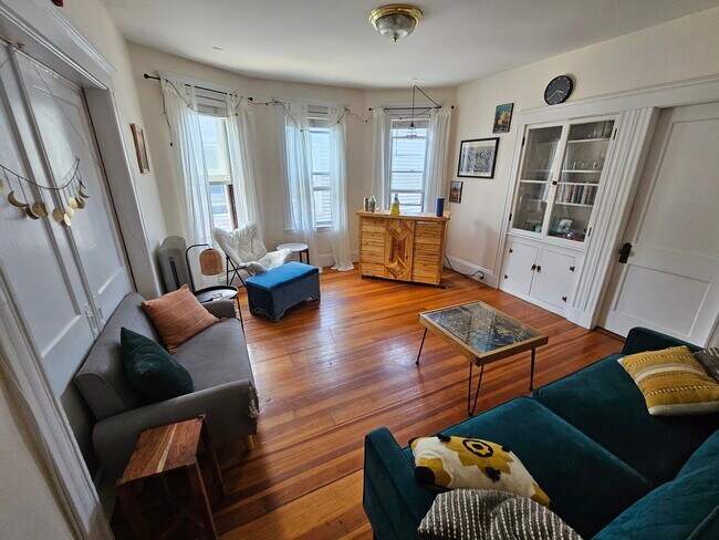 Photo - 166 Kelton St Apartments Unit 3