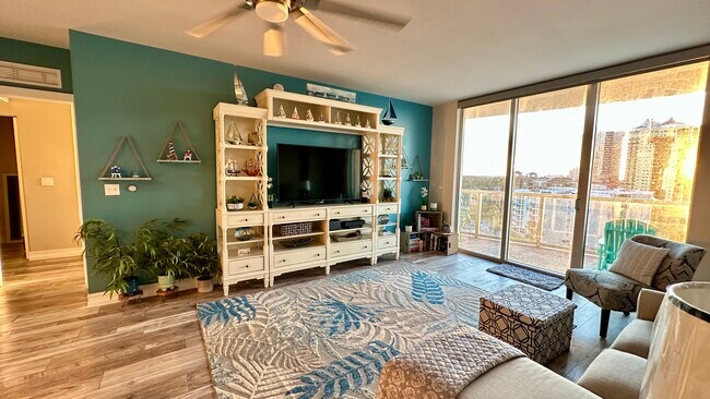 Photo - 3000 Oasis Grand Blvd Unit 902