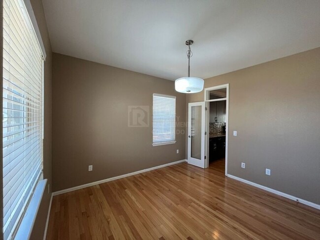 Photo - 325 Stone Creek Dr