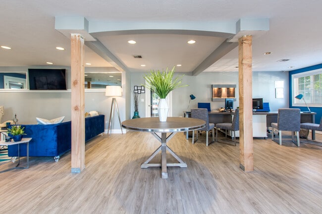 Building Photo - Heatherstone