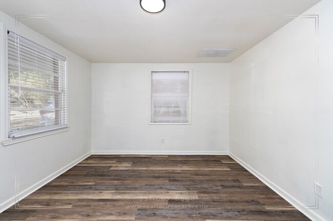 Photo - FREE DECEMBER RENT + HALF-DEPOSIT SPECIAL!! Updated Brick 3 Bed 1 Bath Home with Huge Yard on Qui...