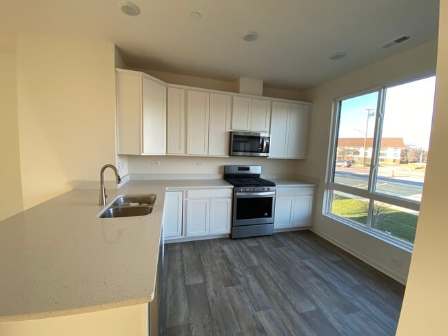 Photo - 1288 Quadrant Ln