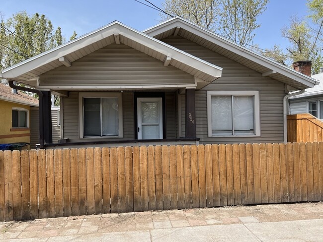 Building Photo - 964 James Ct