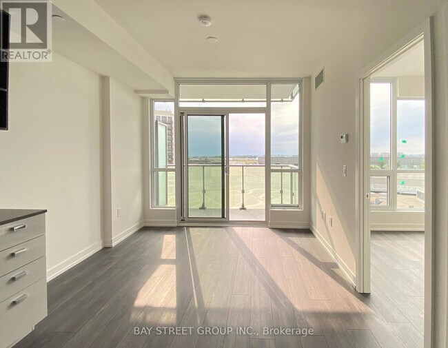 Photo - 10 De Boers Dr Unit 814