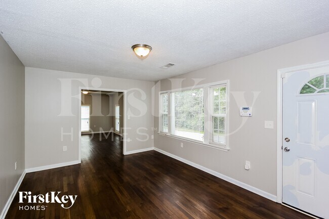 Photo - 1367 Blanche Dr SE