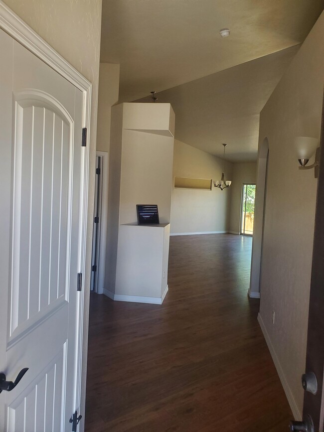 Photo - 212 Hideaway Ln